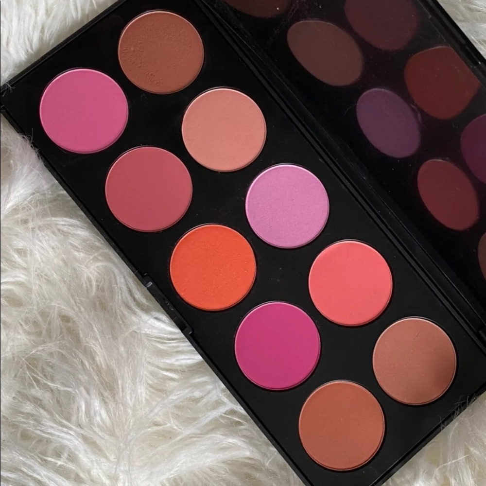 [SOLD] BH Cosmetics Pro Blush Palette